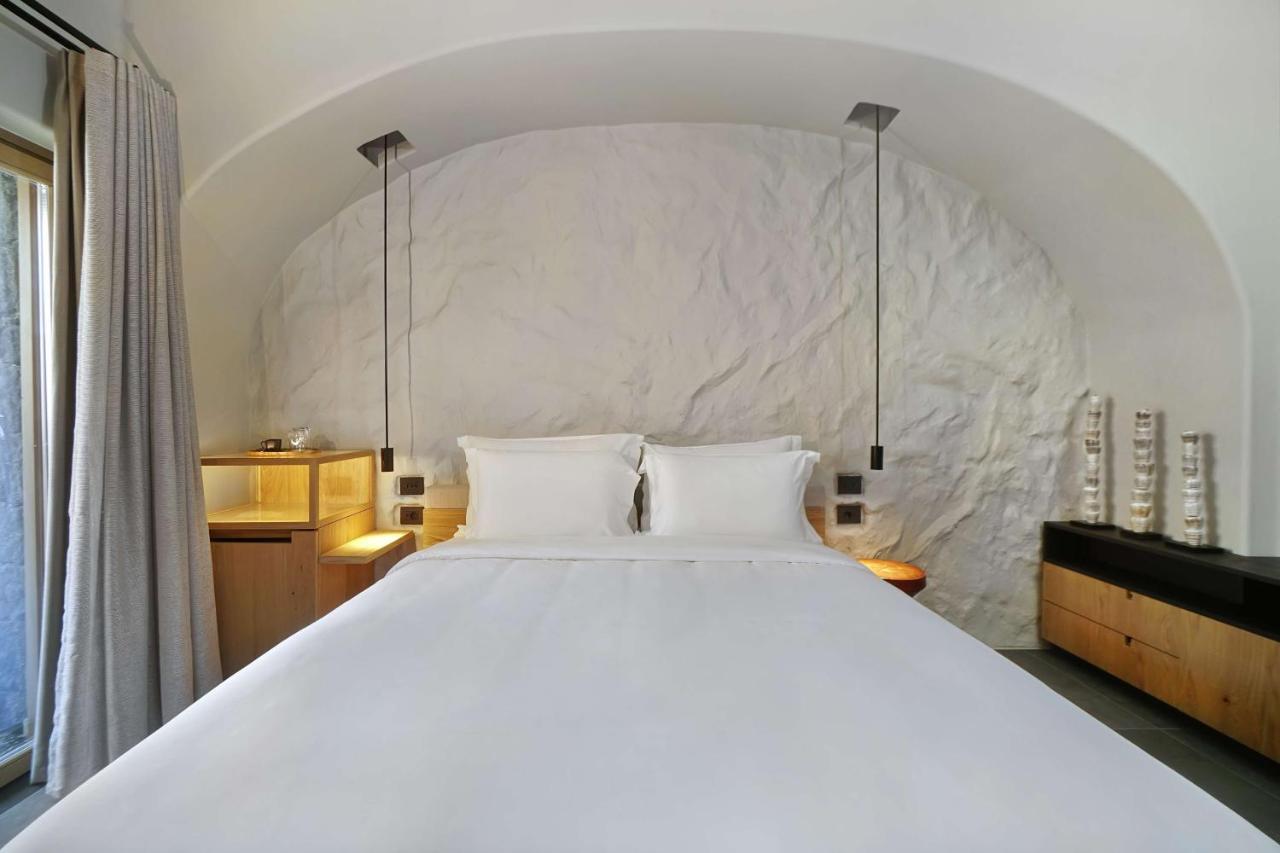 Radisson Blu Zaffron Resort, Santorini (Adults Only) Kamári Eksteriør billede